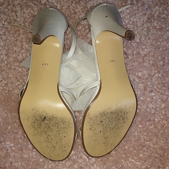 Ivory heels - Picture 2 of 5